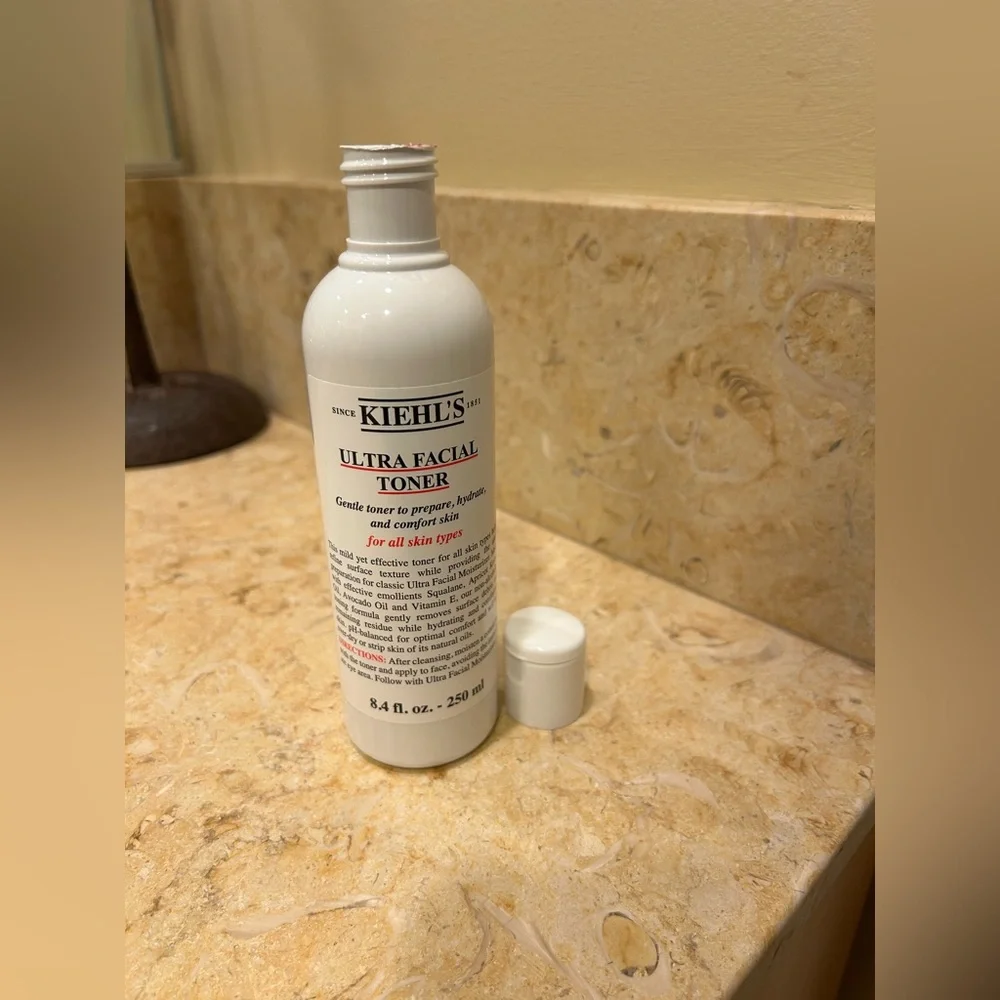 Kiehl's NWT Ultra Facial Toner - Picture 4 of 5